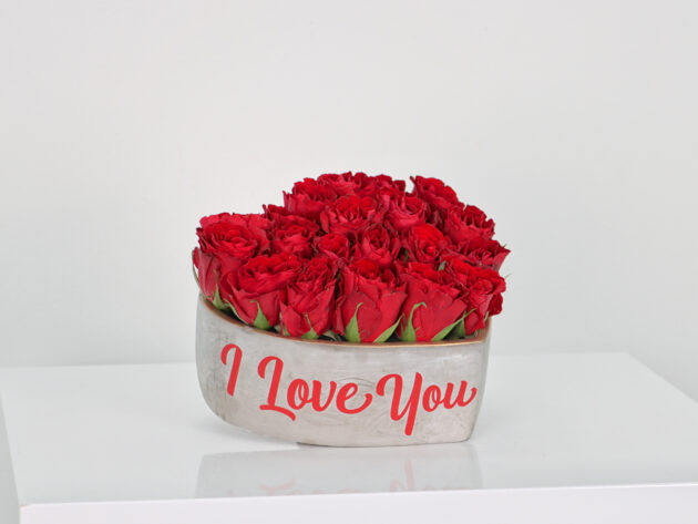 Stone love heart box
