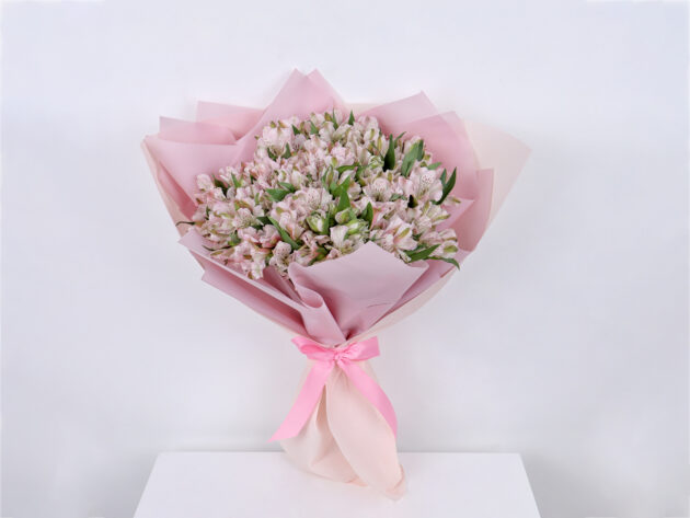 Light pink Alstroemeria bouquet