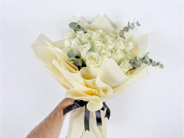 White gold bouquet - Image 2