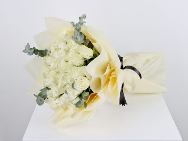 White gold bouquet - Image 3