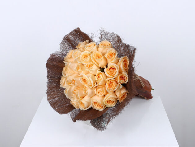 Elegant peach bouquet