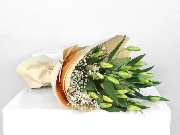Lily Bouquet With Gypso WS