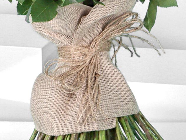 30 Red Roses With Burlap Packaging - Image 3