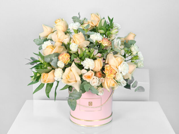Soft peach rose box