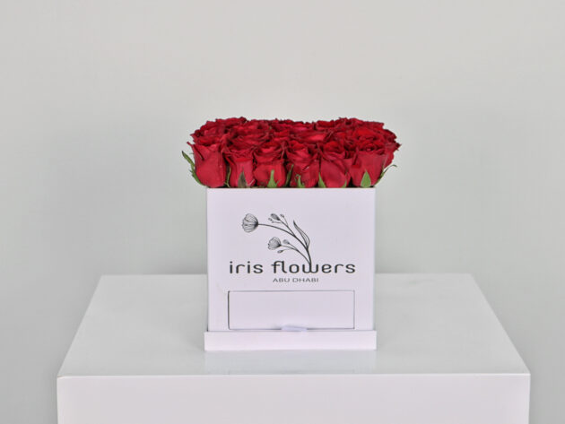 White box red roses with chocolates - Image 3