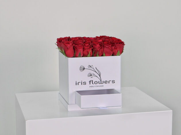 White box red roses with chocolates - Image 4